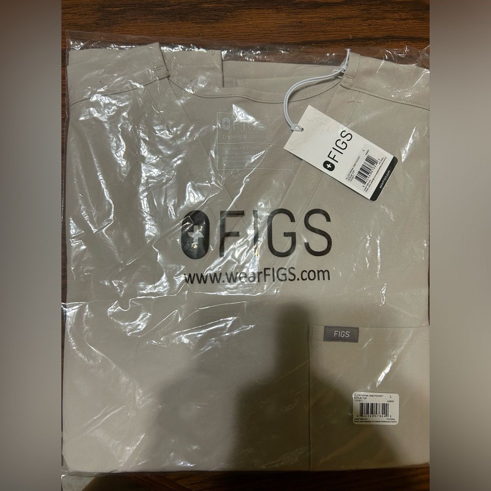 Large Figs Scrub Set Bone